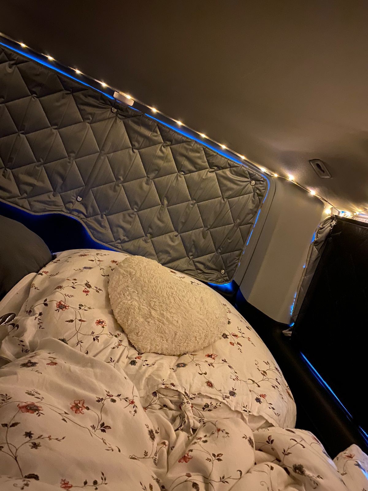 Matratze 2 Bett California multivan Campervan camperausbau bulli.jpg